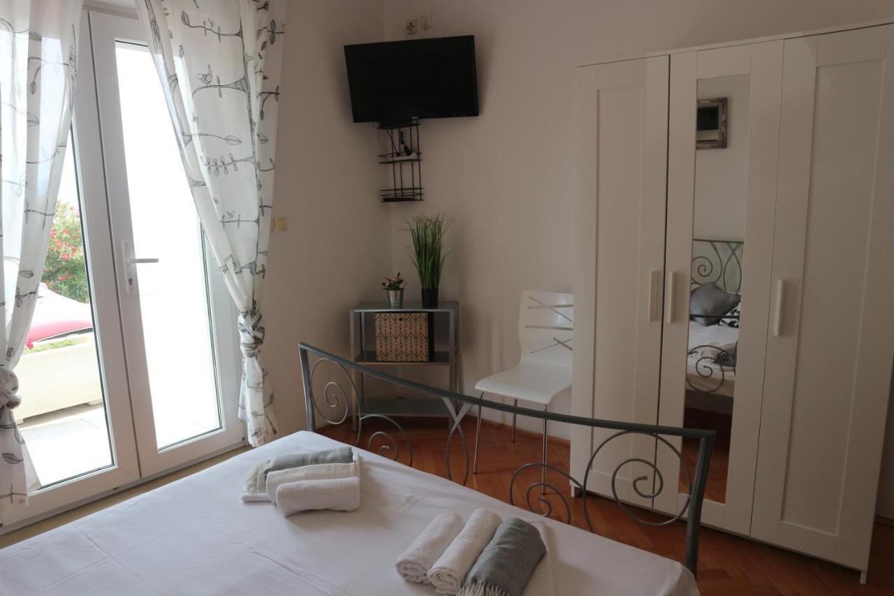 Apartments Joko 奥米什 外观 照片